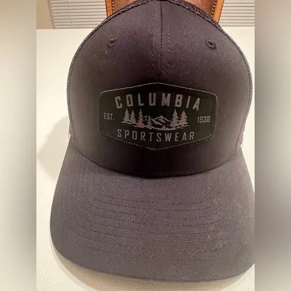 NWOT Columbia Black Flexfit Cap Size L/XL Black/Black (D1) - Picture 1 of 5